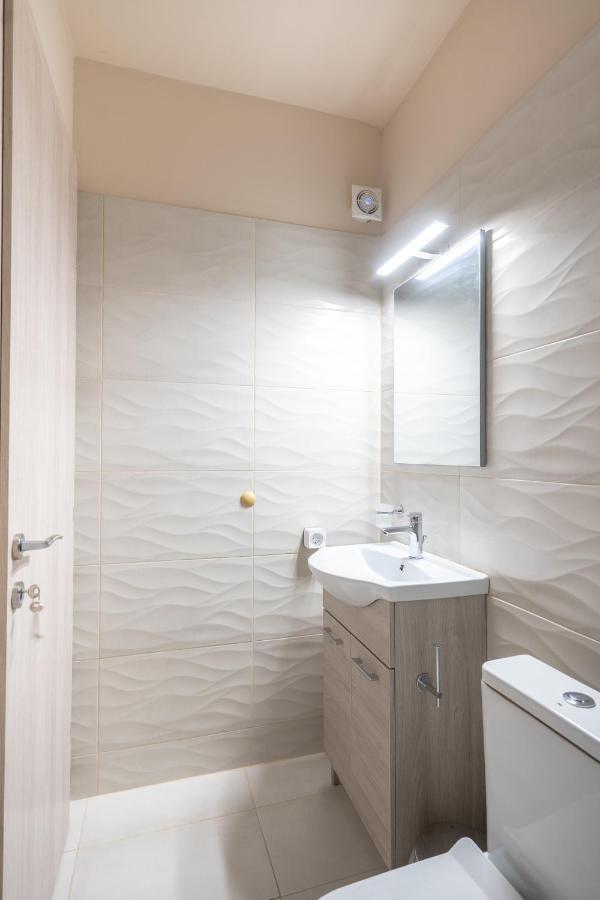 Monastiraki Metro St Studio For 2 Persons Athena Bagian luar foto